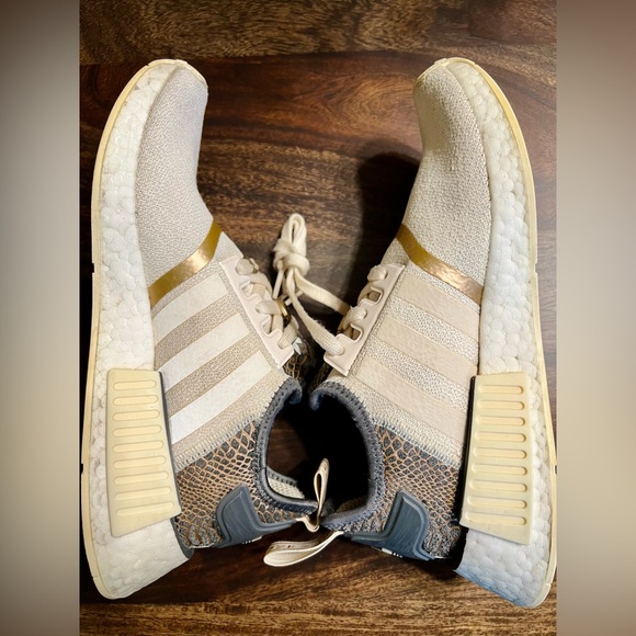 Adidas NMD R1 Sneakers in Wonder white/grey Women’s size 8 - Picture 8 of 9